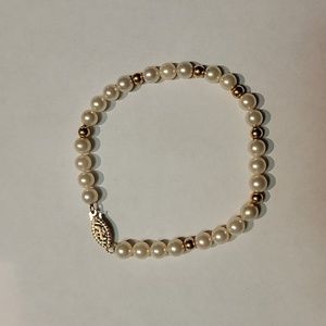 Pearl and Gold bracelet
